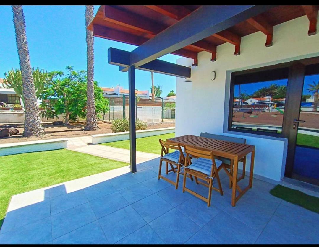 Sunny Bungalow With Garden #1 马斯帕洛马斯 外观 照片